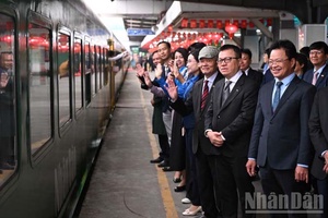 'Báo Nhân Dân ra mắt "Chuyến tàu hạnh phúc": Hành trình nhân văn chào Xuân mới