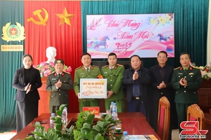 Đồng chí Phó Bí thư Tỉnh ủy, Chủ tịch Ủy ban MTTQ Việt Nam tỉnh kiểm tra, chúc Tết các xã Chiềng Khương, Mường Hung, Chiềng Khoong, Sông Mã