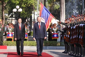 Lễ đón trọng thể Tổng Bí thư Tô Lâm tại thủ đô Vientiane của CHDCND Lào