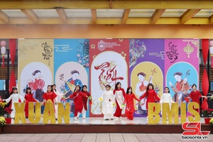 'Hoạt động trải nghiệm “Xuân quê hương”