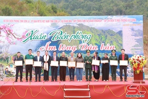 'Chương trình “Xuân Biên phòng ấm lòng dân bản” tại xã Xuân Nha