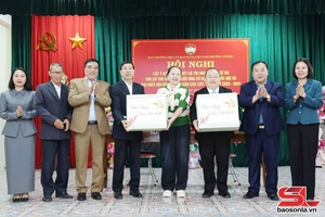 Hội nghị lấy ý kiến cử tri nơi cư trú đối với người ứng cử đại biểu HĐND