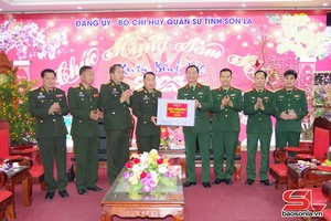 'Bộ CHQS tỉnh Hủa Phăn thăm, chúc tết Bộ CHQS tỉnh Sơn La