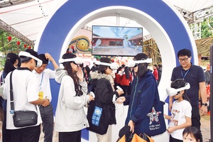 'Dung hòa truyền thống-hiện đại mùa lễ hội