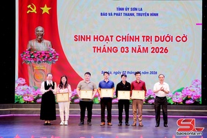 'Báo và Phát thanh, truyền hình Sơn La sinh hoạt chính trị dưới cờ tháng 3