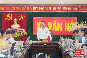 'Đồng chí Phó chủ tịch UBND tỉnh kiểm tra công tác bầu cử tại khu vực Vân Hồ