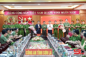 Biểu dương, khen thưởng tập thể, cá nhân trong đấu tranh thành công chuyên án ma túy qua biên giới