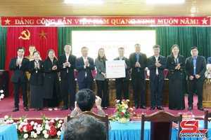 Cử tri xã Mường Cơi đánh giá cao chương trình hành động của các ứng cử viên