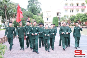 'Cử tri Bộ Chỉ huy Quân sự tỉnh phấn khởi tham gia bầu cử