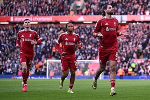 'Barcelona vững ngôi đầu, Liverpool hòa cay đắng