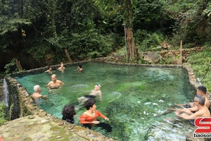 'Tắm khoáng nóng Tạt Nàng – điểm đến hấp dẫn du khách