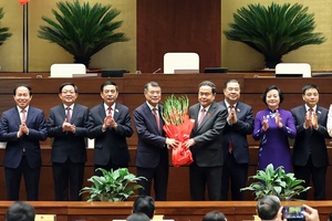 Quốc hội phê chuẩn bổ nhiệm 6 Phó Thủ tướng, các Bộ trưởng và thành viên Chính phủ