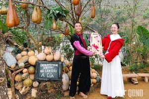 'Chuyện nghề làm giấy dó tại Hua Tạt