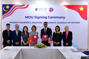 'Cơ hội học bổng học tập quốc tế cho sinh viên có hoàn cảnh khó khăn