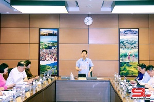 Đoàn đại biểu Quốc hội tỉnh Sơn La tham dự thảo luận tổ