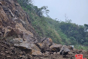 'Tắc đường nhánh Vân Hồ - Quang Minh, xã Đoàn Kết, tỉnh Sơn La