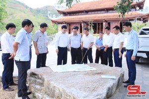 Đồng chí Phó Chủ tịch UBND tỉnh kiểm tra thực địa Khu du lịch văn hóa tâm linh và công tác cải cách thủ tục hành chính tại xã Quỳnh Nhai