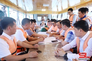 Khảo sát về phát triển du lịch và năng lượng trên hồ thủy điện Sơn La