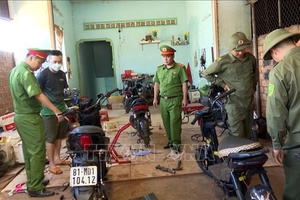 Cảnh báo nguy cơ mất an toàn từ việc độ chế xe điện của học sinh