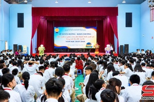 Lễ tuyên dương, khen thưởng học sinh và giáo viên đạt thành tích xuất sắc trong các hội thi, kỳ thi