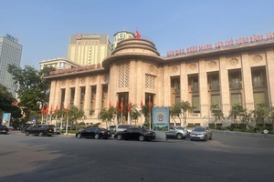 'Ngân hàng Nhà nước yêu cầu kiểm tra các ngân hàng tăng lãi suất, xử lý nghiêm vi phạm