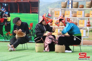 '“Về bản em” - lan tỏa giá trị văn hóa của địa phương