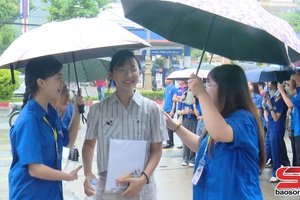 'Hơn 450 thí sinh điểm thi Trường THPT Chuyên  Sơn La bước vào môn thi đầu tiên