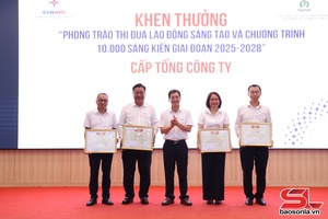 'Công ty Điện lực Sơn La biểu dương, khen thưởng người lao động và tôn vinh gia đình tiêu biểu