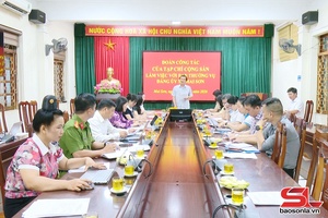 Đoàn công tác Tạp chí Cộng sản làm việc với Ban Thường vụ Đảng ủy xã Mai Sơn
