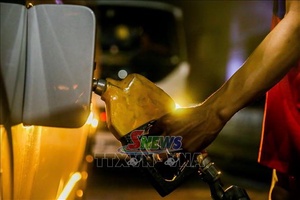 'Giá dầu thế giới giảm xuống mức thấp nhất trong hơn 1 tuần