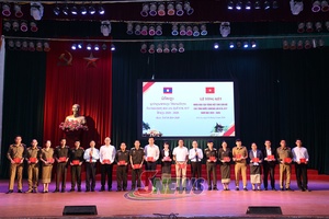 'Tổng kết khoá đào tạo tiếng Việt cho lưu học sinh Lào
