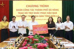 'Ủy ban MTTQ Việt Nam thành phố Đà Nẵng thăm, hỗ trợ tỉnh Sơn La khắc phục hậu quả thiên tai