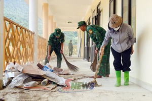 'Đồn Biên phòng Mường Lạn tiếp sức trường học vùng biên chuẩn bị năm học mới