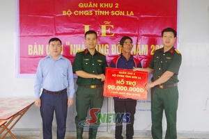 'Bộ CHQS tỉnh bàn giao "Nhà đồng đội" cho quân nhân