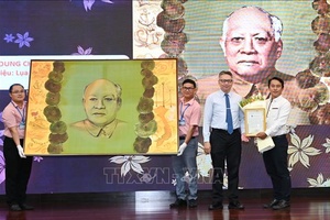 'Lan tỏa giá trị tấm gương Chủ tịch Tôn Đức Thắng qua 'Hành trình 20 mùa hoa'