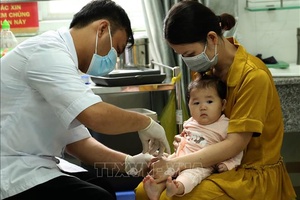 'Bộ Y tế đôn đốc các địa phương tăng tốc tiêm vaccine trong tiêm chủng mở rộng