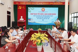 'Chấm giải cuộc thi sáng tác văn học nghệ thuật “Khuyến học Sơn La vững bước trong kỷ nguyên mới”
