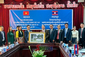 Hội đàm, trao đổi kinh nghiệm giữa HĐND tỉnh Sơn La và HĐND tỉnh Hủa Phăn