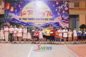 'Vui Tết Trung thu và trao thưởng khuyến học cho thiếu nhi