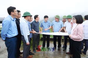 Đồng chí Phó Bí thư Thường trực Tỉnh ủy khảo sát thực địa Dự án xây dựng đường bộ cao tốc Mộc Châu - Sơn La - Điện Biên