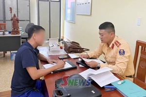 'Xử phạt tài xế vượt xe nguy hiểm trên quốc lộ 6