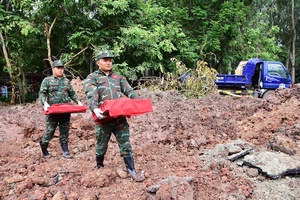 'Quy tập thêm 5 bộ hài cốt liệt sĩ tại Công viên Lê Thị Riêng