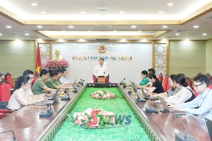 'Đề xuất giải pháp hỗ trợ thôn, bản thực hiện thủ tục hành chính và “Bình dân học vụ số”