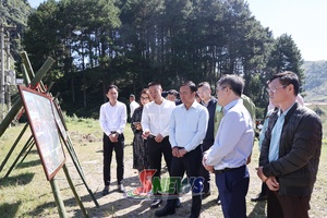 Kiểm tra tiến độ thực hiện một số dự án du lịch tại Vân Sơn, Vân Hồ