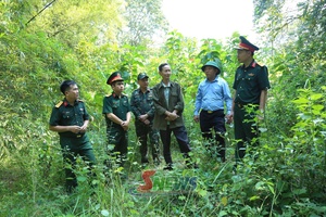 Khảo sát, xác minh thông tin mộ liệt sĩ tại xã Gia Phù