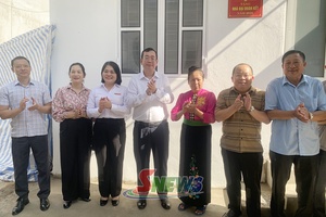 'Khánh thành "Nhà đại đoàn kết" cho hộ nghèo