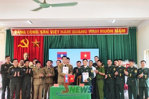 'Trạm kiểm soát biên phòng tổ chức Lễ ký kết nghĩa với lực lượng vũ trang đối đẳng phía đối diện nước CHDCND Lào