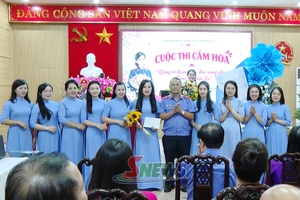 'Hội thi cắm hoa: Rạng rỡ tháng 10 - Toả sáng phụ nữ Kiểm sát Sơn La