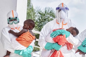 'Dịch Ebola lan sang tỉnh thứ 8 của CHDC Congo, hơn 4.500 người tử vong