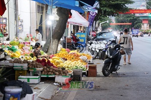 'Chấn chỉnh tình trạng lấn chiếm vỉa hè, lòng đường để kinh doanh